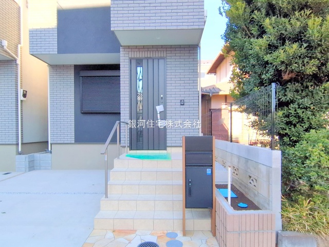 G00385619 埼玉県さいたま市大宮区櫛引町１丁目 新築一戸建て 5780万円 土地面積96.08m² (約29.06坪) 建物面積98.20m² (約29.70坪) 間取り３ＳＬＤＫ 築年月2025年12月(築１年以内)【外観17】