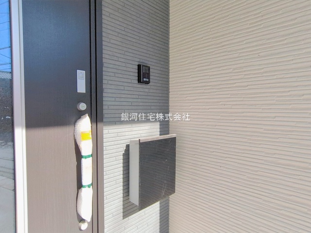 G00385825 埼玉県新座市石神４丁目 新築一戸建て 3590万円 土地面積102.83m² (約31.10坪) 建物面積92.32m² (約27.92坪) 間取り４ＬＤＫ 築年月2025年12月(築１年以内)【外観4】