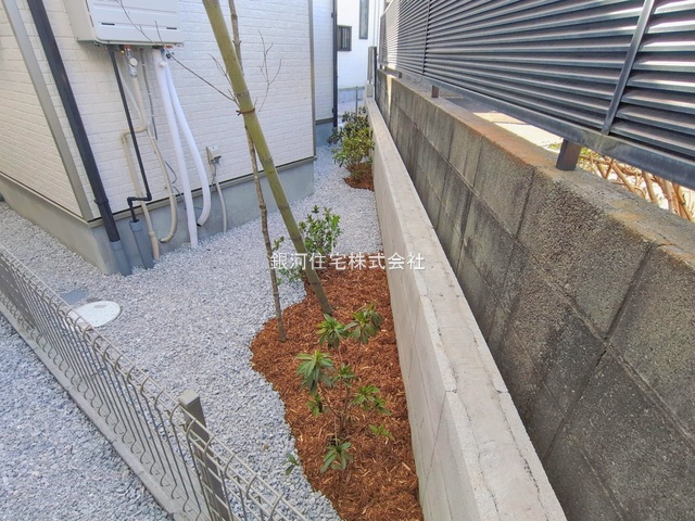 G00385827 埼玉県新座市石神４丁目 新築一戸建て 4190万円 土地面積102.03m² (約30.86坪) 建物面積90.10m² (約27.25坪) 間取り４ＬＤＫ 築年月2026年01月【外観12】