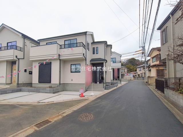 G00385832 埼玉県新座市石神４丁目 新築一戸建て 4290万円 土地面積103.01m² (約31.16坪) 建物面積92.94m² (約28.11坪) 間取り４ＬＤＫ 築年月2025年12月(築１年以内)【外観3】