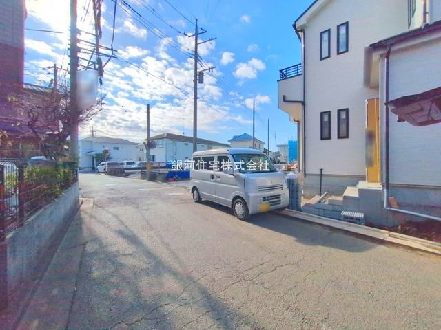 G00385832 埼玉県新座市石神４丁目 新築一戸建て 4290万円 土地面積103.01m² (約31.16坪) 建物面積92.94m² (約28.11坪) 間取り４ＬＤＫ 築年月2025年12月(築１年以内)【外観13】