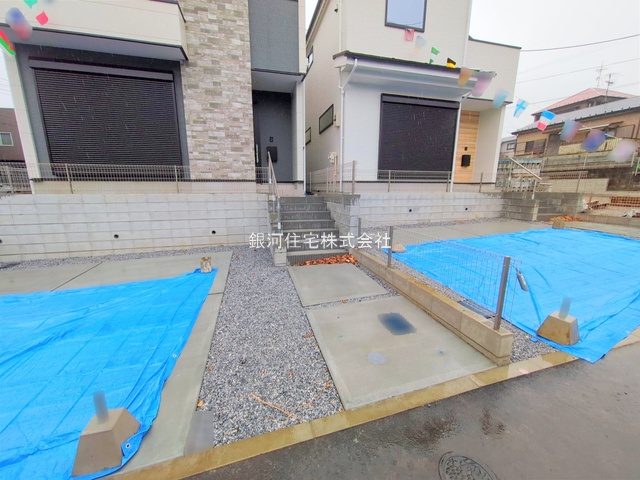 G00385850 千葉県市川市北方町４丁目 新築一戸建て 5199万円 土地面積134.11m² (約40.56坪) 建物面積105.24m² (約31.83坪) 間取り２ＳＬＤＫ 築年月2025年12月(築１年以内)【外観10】