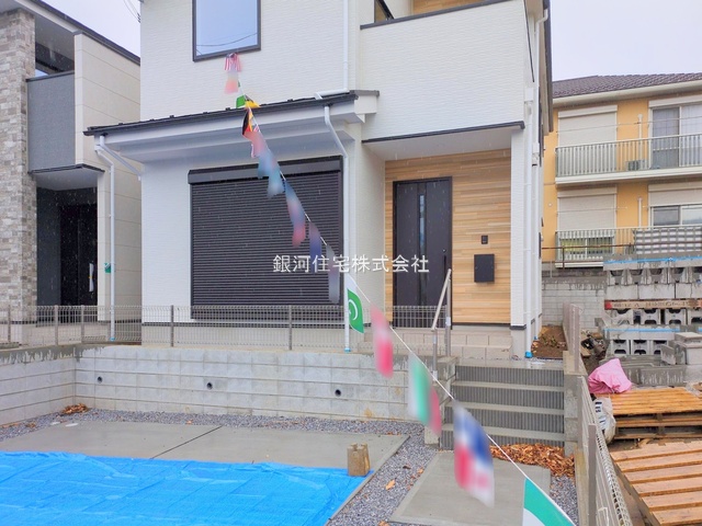 G00385851 千葉県市川市北方町４丁目 新築一戸建て 4999万円 土地面積134.12m² (約40.57坪) 建物面積104.95m² (約31.74坪) 間取り３ＬＤＫ 築年月2025年12月(築１年以内)【外観10】
