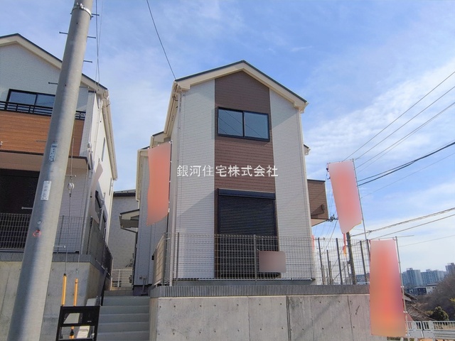 G00385861 東京都八王子市上柚木 新築一戸建て 4490万円 土地面積138.36m² (約41.85坪) 建物面積109.30m² (約33.06坪) 間取り４ＬＤＫ 築年月2025年12月(築１年以内)【外観2】