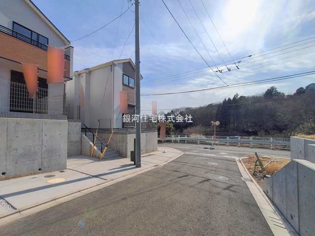 G00385861 東京都八王子市上柚木 新築一戸建て 4490万円 土地面積138.36m² (約41.85坪) 建物面積109.30m² (約33.06坪) 間取り４ＬＤＫ 築年月2025年12月(築１年以内)【外観7】