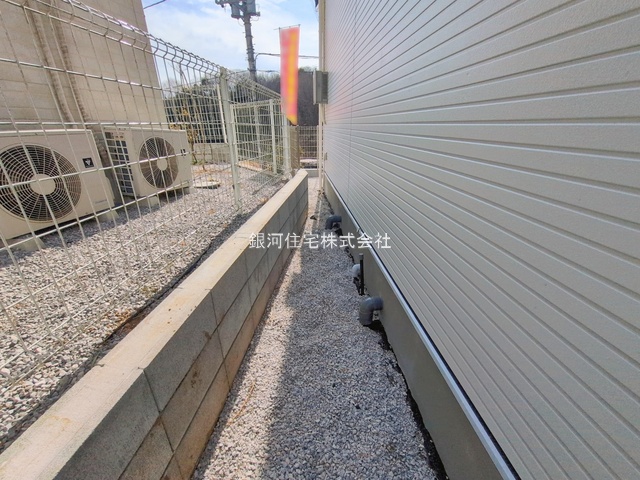 G00385861 東京都八王子市上柚木 新築一戸建て 4490万円 土地面積138.36m² (約41.85坪) 建物面積109.30m² (約33.06坪) 間取り４ＬＤＫ 築年月2025年12月(築１年以内)【外観11】