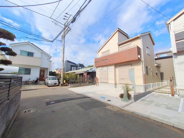 G00385862 神奈川県茅ヶ崎市南湖４丁目 新築一戸建て 6280万円 土地面積133.83m² (約40.48坪) 建物面積98.96m² (約29.93坪) 間取り４ＬＤＫ 築年月2025年11月(築１年以内)【外観3】