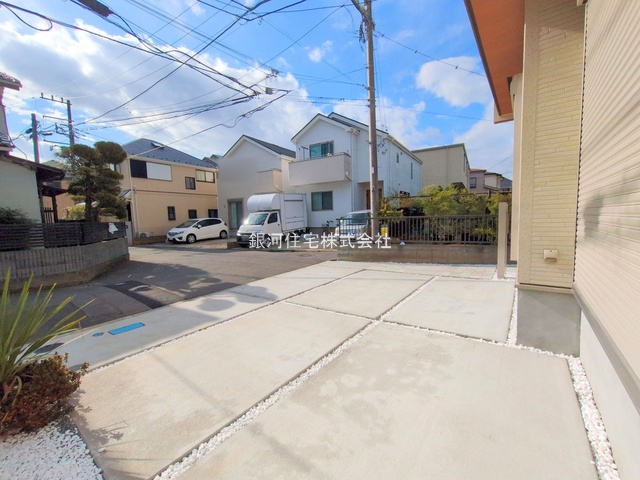 G00385862 神奈川県茅ヶ崎市南湖４丁目 新築一戸建て 6280万円 土地面積133.83m² (約40.48坪) 建物面積98.96m² (約29.93坪) 間取り４ＬＤＫ 築年月2025年11月(築１年以内)【外観5】