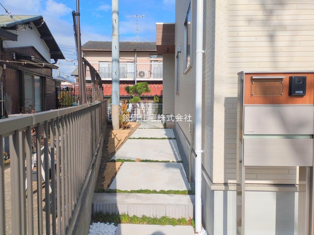 G00385862 神奈川県茅ヶ崎市南湖４丁目 新築一戸建て 6280万円 土地面積133.83m² (約40.48坪) 建物面積98.96m² (約29.93坪) 間取り４ＬＤＫ 築年月2025年11月(築１年以内)【外観12】