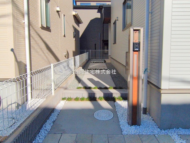 G00385863 神奈川県茅ヶ崎市南湖４丁目 新築一戸建て 6280万円 土地面積133.83m² (約40.48坪) 建物面積98.96m² (約29.93坪) 間取り４ＬＤＫ 築年月2025年11月(築１年以内)【外観10】