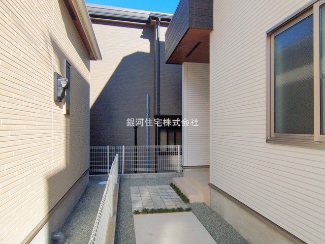 G00385863 神奈川県茅ヶ崎市南湖４丁目 新築一戸建て 6280万円 土地面積133.83m² (約40.48坪) 建物面積98.96m² (約29.93坪) 間取り４ＬＤＫ 築年月2025年11月(築１年以内)【外観11】