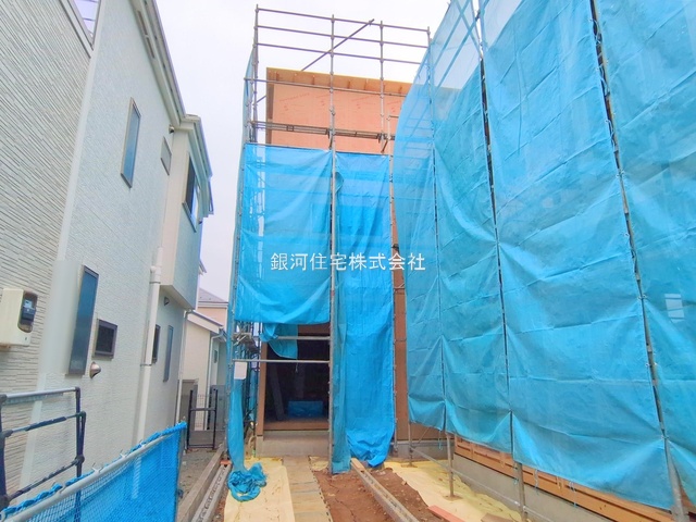 G00385897 神奈川県横浜市緑区東本郷４丁目 新築一戸建て 5490万円 土地面積130.42m² (約39.45坪) 建物面積99.37m² (約30.05坪) 間取り３ＳＬＤＫ 築年月2026年01月【外観4】