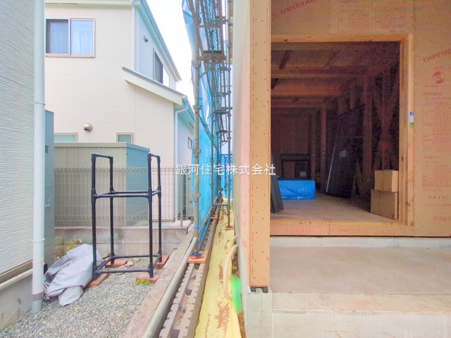 G00385897 神奈川県横浜市緑区東本郷４丁目 新築一戸建て 5490万円 土地面積130.42m² (約39.45坪) 建物面積99.37m² (約30.05坪) 間取り３ＳＬＤＫ 築年月2026年01月【外観12】