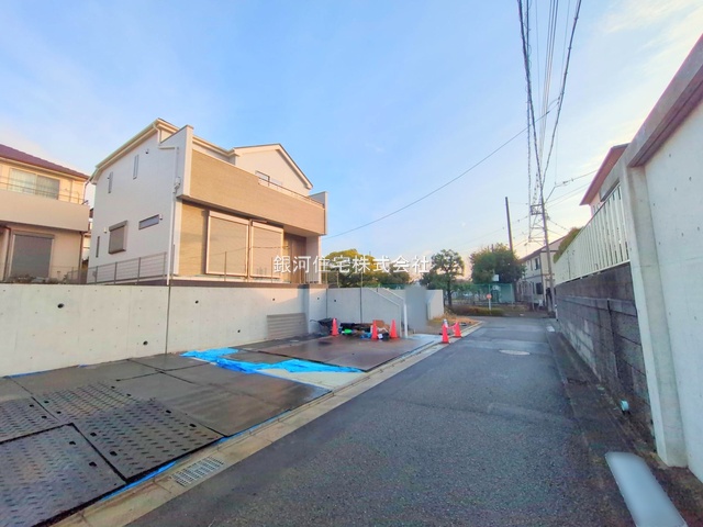 G00385899 神奈川県藤沢市遠藤 新築一戸建て 5190万円 土地面積133.68m² (約40.43坪) 建物面積108.88m² (約32.93坪) 間取り４ＬＤＫ 築年月2026年01月【外観3】