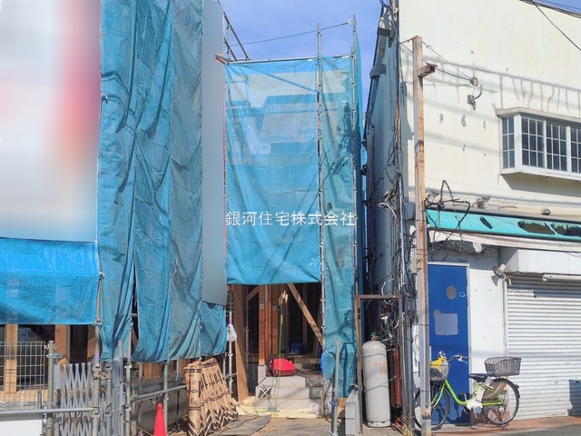 G00385958 神奈川県横浜市鶴見区馬場１丁目 新築一戸建て 4680万円 土地面積87.05m² (約26.33坪) 建物面積88.70m² (約26.83坪) 間取り３ＬＤＫ 築年月2026年05月