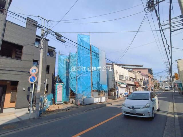 G00385958 神奈川県横浜市鶴見区馬場１丁目 新築一戸建て 4680万円 土地面積87.05m² (約26.33坪) 建物面積88.70m² (約26.83坪) 間取り３ＬＤＫ 築年月2026年05月【外観3】