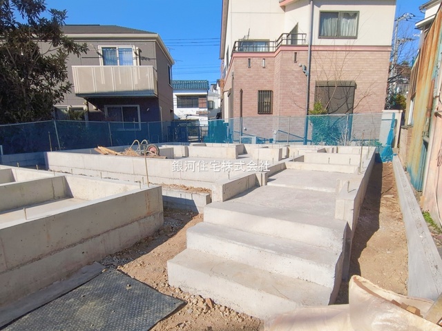 G00385958 神奈川県横浜市鶴見区馬場１丁目 新築一戸建て 4680万円 土地面積87.05m² (約26.33坪) 建物面積88.70m² (約26.83坪) 間取り３ＬＤＫ 築年月2026年05月【外観4】