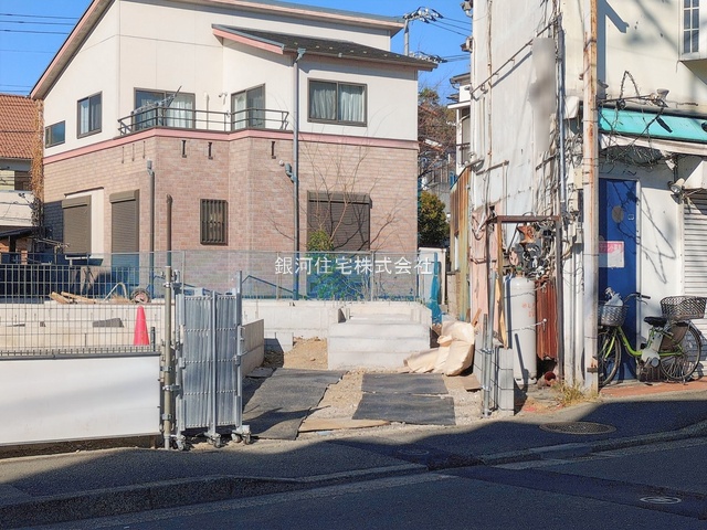 G00385958 神奈川県横浜市鶴見区馬場１丁目 新築一戸建て 4680万円 土地面積87.05m² (約26.33坪) 建物面積88.70m² (約26.83坪) 間取り３ＬＤＫ 築年月2026年05月【外観5】