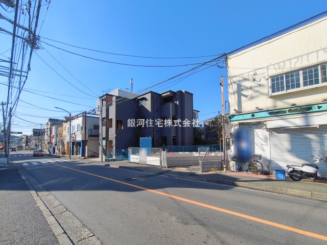 G00385958 神奈川県横浜市鶴見区馬場１丁目 新築一戸建て 4680万円 土地面積87.05m² (約26.33坪) 建物面積88.70m² (約26.83坪) 間取り３ＬＤＫ 築年月2026年05月【外観6】