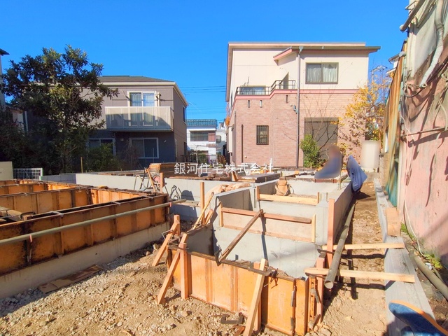 G00385958 神奈川県横浜市鶴見区馬場１丁目 新築一戸建て 4680万円 土地面積87.05m² (約26.33坪) 建物面積88.70m² (約26.83坪) 間取り３ＬＤＫ 築年月2026年05月【外観7】