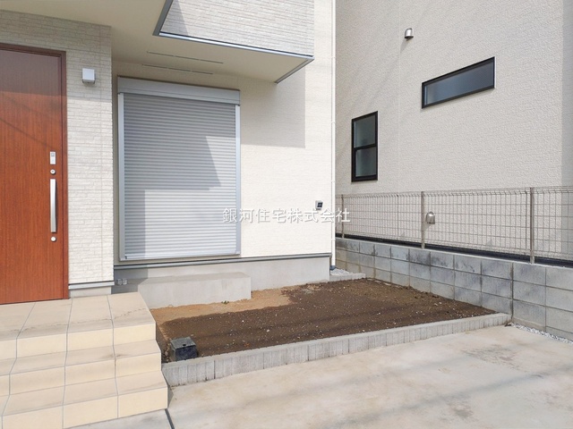 G00385981 神奈川県茅ヶ崎市香川４丁目 新築一戸建て 4298万円 土地面積121.43m² (約36.73坪) 建物面積98.84m² (約29.89坪) 築年月2025年11月(築１年以内)【外観6】