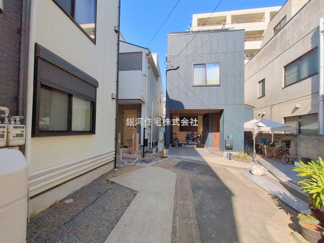 G00386840 東京都江戸川区東小岩５丁目 新築一戸建て 6380万円 土地面積78.57m² (約23.76坪) 建物面積96.05m² (約29.05坪) 間取り３ＳＬＤＫ 築年月2026年02月【外観3】