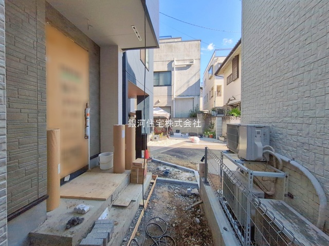 G00386840 東京都江戸川区東小岩５丁目 新築一戸建て 6380万円 土地面積78.57m² (約23.76坪) 建物面積96.05m² (約29.05坪) 間取り３ＳＬＤＫ 築年月2026年02月【外観4】