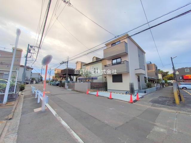 G00386865 神奈川県藤沢市辻堂東海岸１丁目 新築一戸建て 5490万円 土地面積89.91m² (約27.19坪) 建物面積104.34m² (約31.56坪) 間取り３ＳＬＤＫ 築年月2025年10月(築１年以内)【外観3】