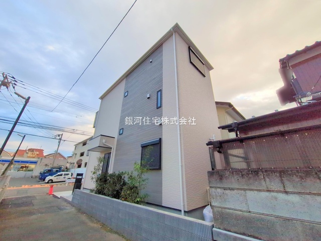 G00386865 神奈川県藤沢市辻堂東海岸１丁目 新築一戸建て 5490万円 土地面積89.91m² (約27.19坪) 建物面積104.34m² (約31.56坪) 間取り３ＳＬＤＫ 築年月2025年10月(築１年以内)【外観4】