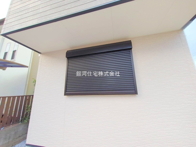 G00386865 神奈川県藤沢市辻堂東海岸１丁目 新築一戸建て 5490万円 土地面積89.91m² (約27.19坪) 建物面積104.34m² (約31.56坪) 間取り３ＳＬＤＫ 築年月2025年10月(築１年以内)【外観9】