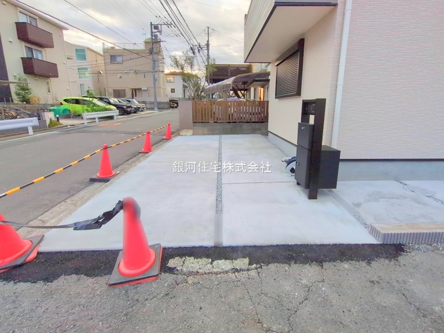 G00386865 神奈川県藤沢市辻堂東海岸１丁目 新築一戸建て 5490万円 土地面積89.91m² (約27.19坪) 建物面積104.34m² (約31.56坪) 間取り３ＳＬＤＫ 築年月2025年10月(築１年以内)【外観12】