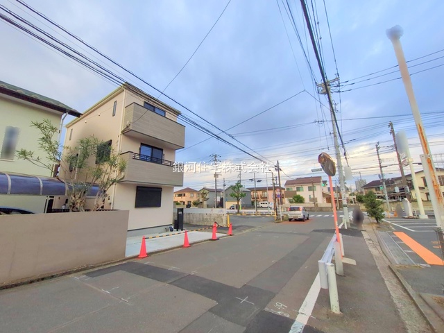 G00386865 神奈川県藤沢市辻堂東海岸１丁目 新築一戸建て 5490万円 土地面積89.91m² (約27.19坪) 建物面積104.34m² (約31.56坪) 間取り３ＳＬＤＫ 築年月2025年10月(築１年以内)【外観14】