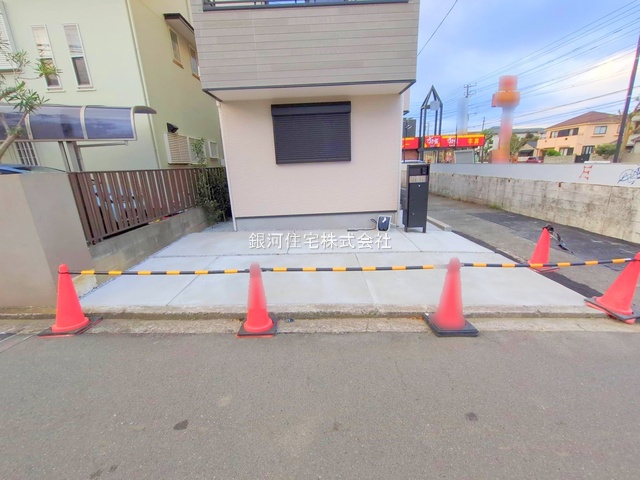 G00386865 神奈川県藤沢市辻堂東海岸１丁目 新築一戸建て 5490万円 土地面積89.91m² (約27.19坪) 建物面積104.34m² (約31.56坪) 間取り３ＳＬＤＫ 築年月2025年10月(築１年以内)【外観16】