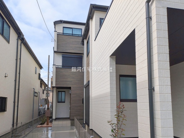 G00386888 東京都江戸川区東小岩１丁目 新築一戸建て 5490万円 土地面積88.74m² (約26.84坪) 建物面積98.96m² (約29.93坪) 間取り３ＳＬＤＫ 築年月2026年02月【外観6】