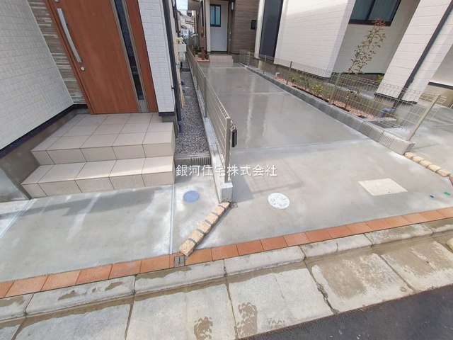 G00386888 東京都江戸川区東小岩１丁目 新築一戸建て 5490万円 土地面積88.74m² (約26.84坪) 建物面積98.96m² (約29.93坪) 間取り３ＳＬＤＫ 築年月2026年02月【外観10】