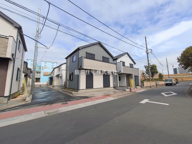 G00386890 東京都江戸川区東小岩１丁目 新築一戸建て 5790万円 土地面積81.21m² (約24.56坪) 建物面積106.20m² (約32.12坪) 間取り３ＳＬＤＫ 築年月2026年01月(築１年以内)【外観3】