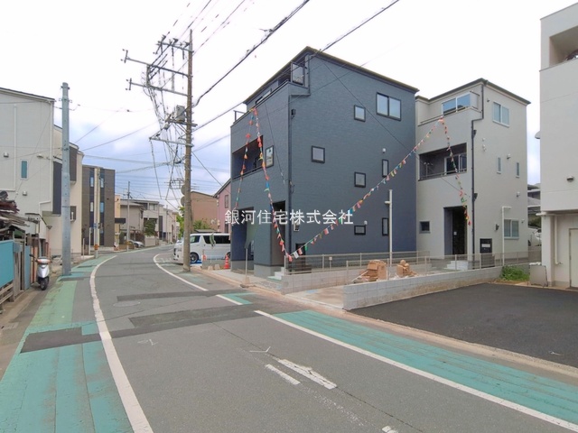 G00387129 埼玉県さいたま市浦和区領家５丁目 新築一戸建て 6490万円 土地面積69.20m² (約20.93坪) 建物面積107.32m² (約32.46坪) 間取り３ＬＤＫ 築年月2026年04月(築１年以内)【外観16】