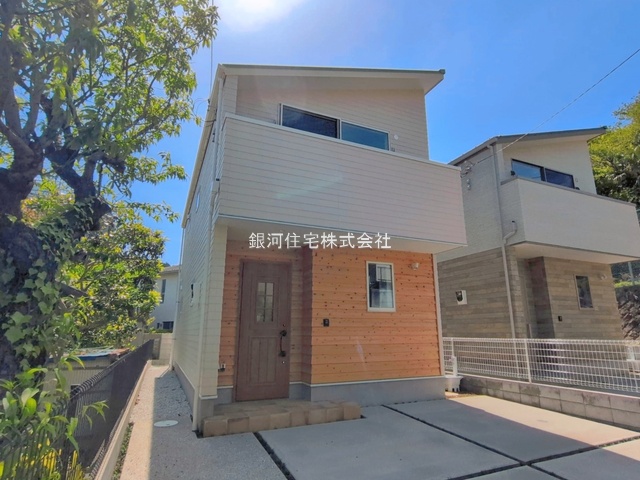 G00388579 神奈川県鎌倉市岩瀬 新築一戸建て 5180万円 土地面積112.46m² (約34.01坪) 建物面積88.98m² (約26.91坪) 間取り２ＳＬＤＫ 築年月2026年05月(築１年以内)【外観2】