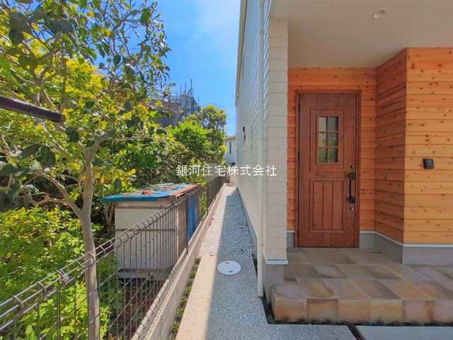 G00388579 神奈川県鎌倉市岩瀬 新築一戸建て 5180万円 土地面積112.46m² (約34.01坪) 建物面積88.98m² (約26.91坪) 間取り２ＳＬＤＫ 築年月2026年05月(築１年以内)【外観4】