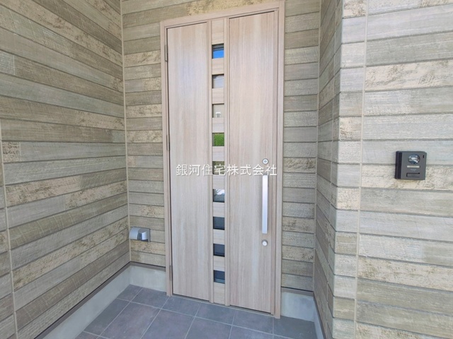 G00388580 神奈川県鎌倉市岩瀬 新築一戸建て 5080万円 土地面積113.11m² (約34.21坪) 建物面積88.98m² (約26.91坪) 間取り２ＳＬＤＫ 築年月2026年04月(築１年以内)【外観4】