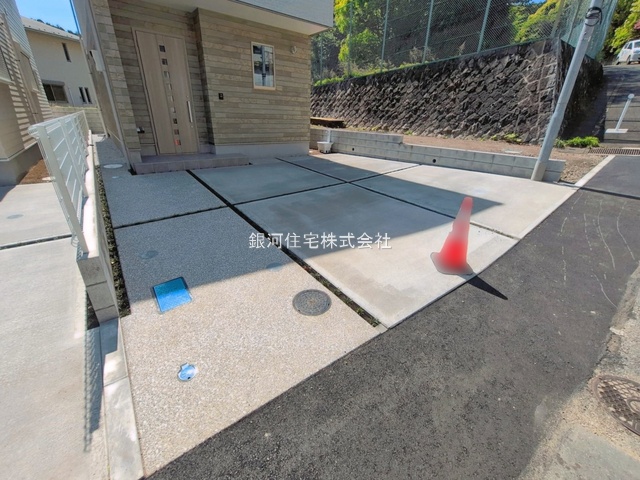 G00388580 神奈川県鎌倉市岩瀬 新築一戸建て 5080万円 土地面積113.11m² (約34.21坪) 建物面積88.98m² (約26.91坪) 間取り２ＳＬＤＫ 築年月2026年04月(築１年以内)【外観6】