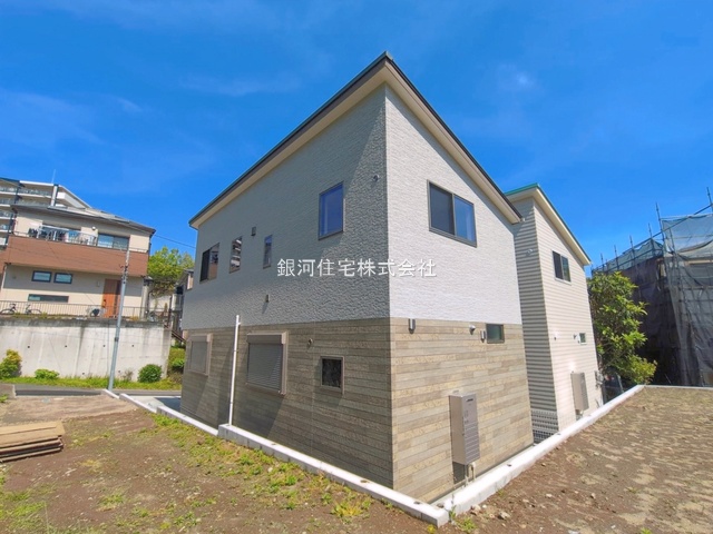 G00388580 神奈川県鎌倉市岩瀬 新築一戸建て 5080万円 土地面積113.11m² (約34.21坪) 建物面積88.98m² (約26.91坪) 間取り２ＳＬＤＫ 築年月2026年04月(築１年以内)【外観12】