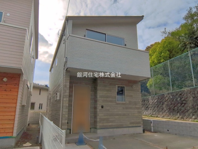 G00388580 神奈川県鎌倉市岩瀬 新築一戸建て 5080万円 土地面積113.11m² (約34.21坪) 建物面積88.98m² (約26.91坪) 間取り２ＳＬＤＫ 築年月2026年04月(築１年以内)【外観17】