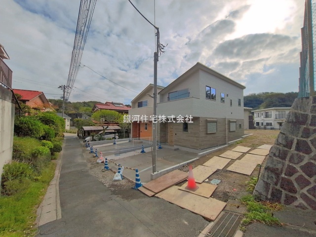 G00388580 神奈川県鎌倉市岩瀬 新築一戸建て 5080万円 土地面積113.11m² (約34.21坪) 建物面積88.98m² (約26.91坪) 間取り２ＳＬＤＫ 築年月2026年04月(築１年以内)【外観18】