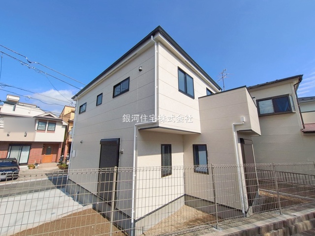 G00388651 神奈川県横浜市金沢区六浦東３丁目 新築一戸建て 5799万円 土地面積140.84m² (約42.60坪) 建物面積105.54m² (約31.92坪) 間取り４ＬＤＫ 築年月2025年12月(築１年以内)【外観14】