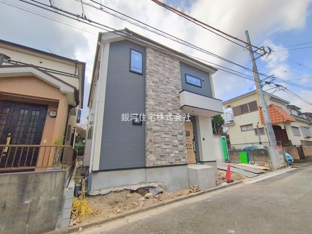 G00388651 神奈川県横浜市金沢区六浦東３丁目 新築一戸建て 5799万円 土地面積140.84m² (約42.60坪) 建物面積105.54m² (約31.92坪) 間取り４ＬＤＫ 築年月2025年12月(築１年以内)【外観16】