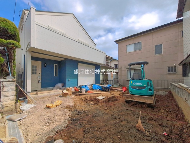 G00388720 埼玉県八潮市大字八條 新築一戸建て 3998万円 土地面積141.80m² (約42.89坪) 建物面積105.58m² (約31.93坪) 間取り４ＬＤＫ 築年月2026年04月(築１年以内)【外観2】