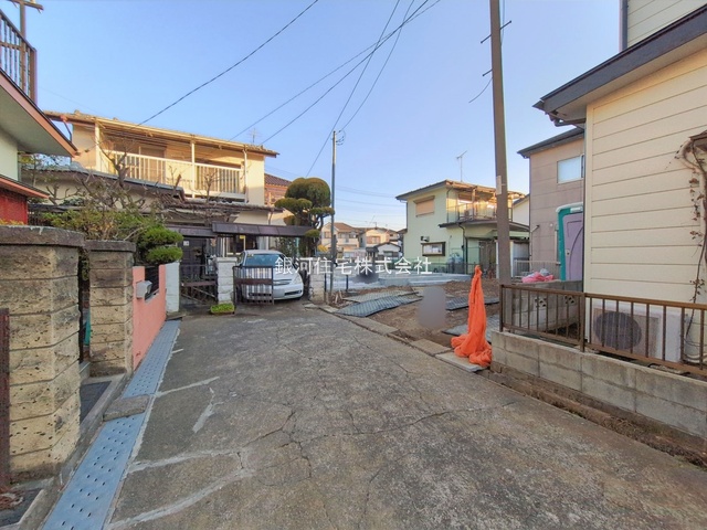 G00388720 埼玉県八潮市大字八條 新築一戸建て 3998万円 土地面積141.80m² (約42.89坪) 建物面積105.58m² (約31.93坪) 間取り４ＬＤＫ 築年月2026年04月(築１年以内)【外観15】