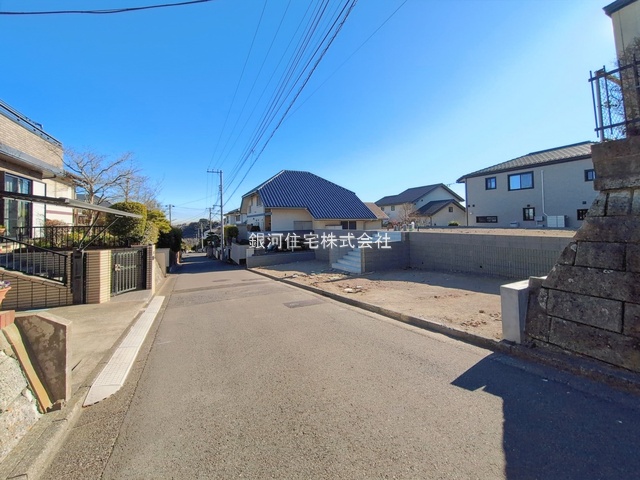 G00388985 神奈川県横須賀市湘南鷹取５丁目 新築一戸建て 4390万円 土地面積153.70m² (約46.49坪) 建物面積99.62m² (約30.13坪) 間取り４ＬＤＫ 築年月2026年07月【外観3】