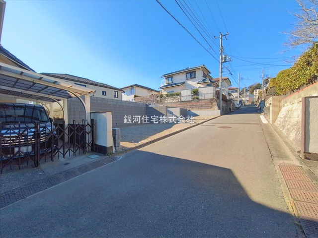 G00388985 神奈川県横須賀市湘南鷹取５丁目 新築一戸建て 4390万円 土地面積153.70m² (約46.49坪) 建物面積99.62m² (約30.13坪) 間取り４ＬＤＫ 築年月2026年07月【外観4】
